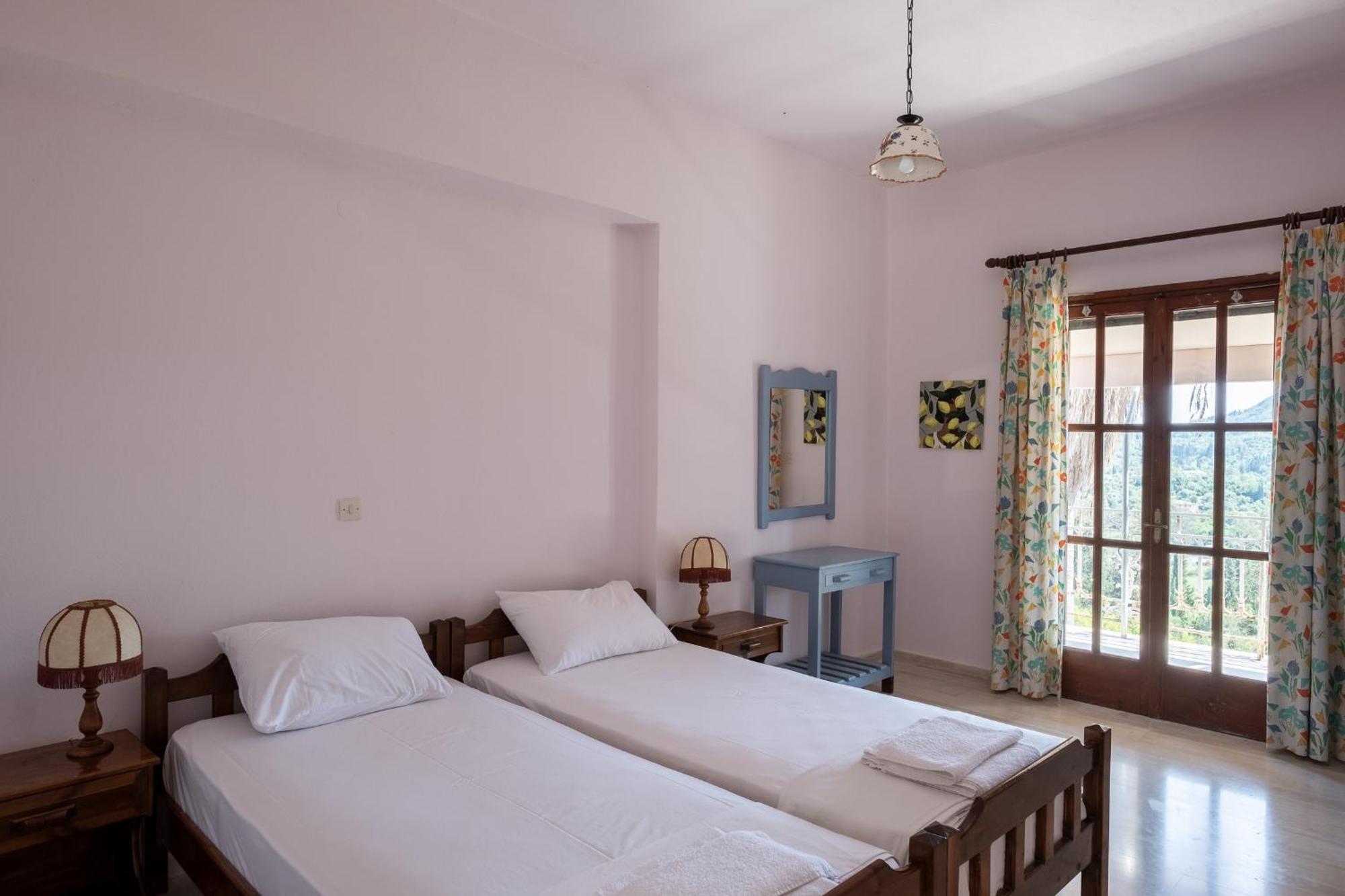 Apartment Kokkini Peach House